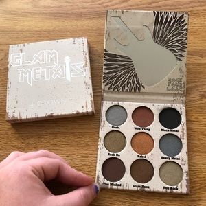 Crown “Glam Metals” Eyeshadow Palette